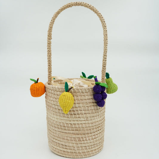 Woven bucket bag with fruit side 1.