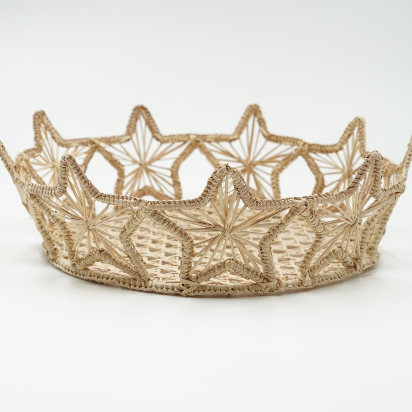 Woven star border basket.